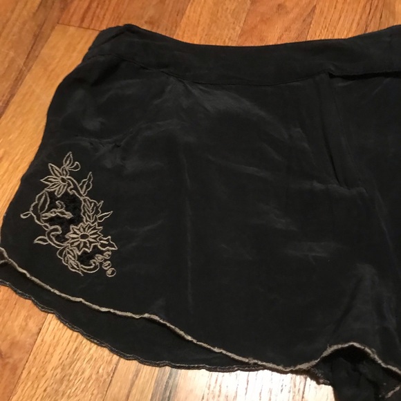 LUX  embroidered satin like shorts - Picture 2 of 7